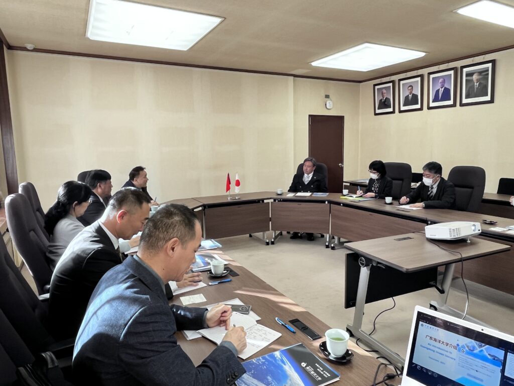 a-delegation-from-the-vice-president-of-guangdong-ocean-university